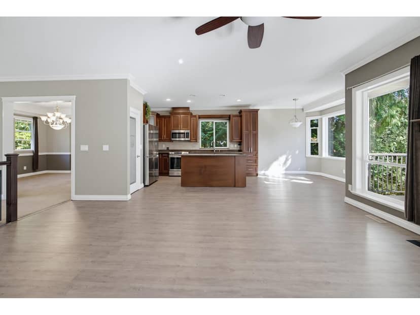 8886 EMIRY STREET, Mission, photo 6