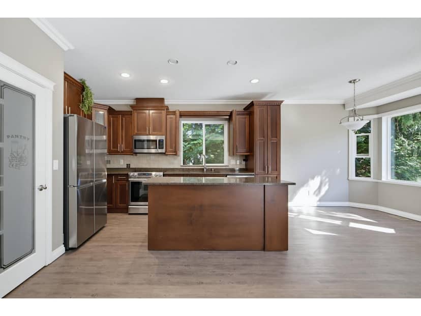 8886 EMIRY STREET, Mission, photo 5