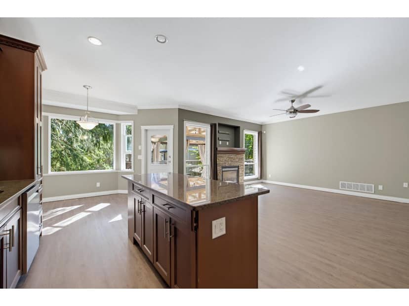 8886 EMIRY STREET, Mission, photo 7