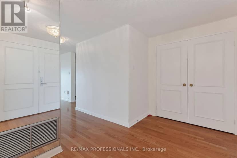 2205 - 1400 Dixie Road, Mississauga, photo 4