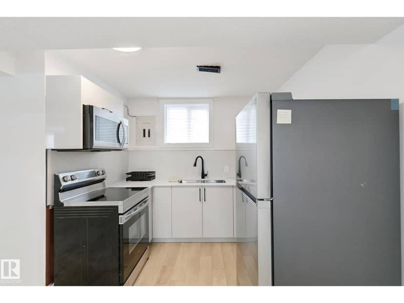 11914 124 ST NW — photo 38 of 40