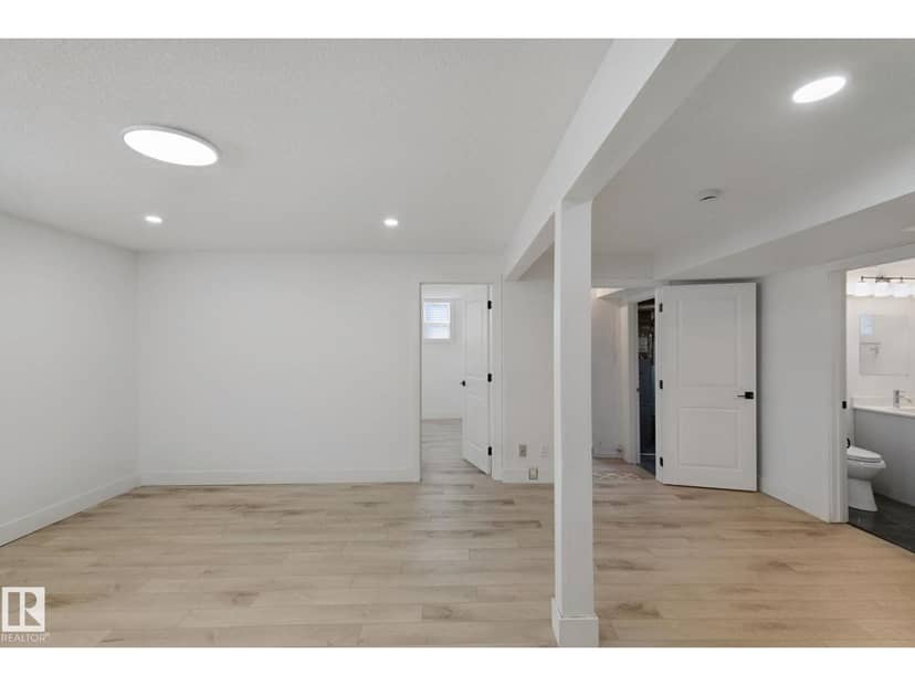 11914 124 ST NW — photo 37 of 40