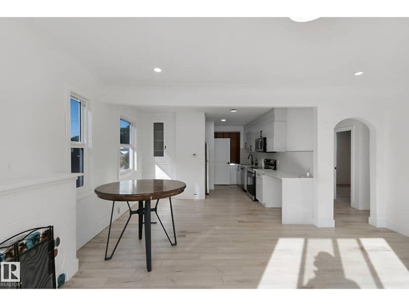 11914 124 ST NW — photo 9 of 40