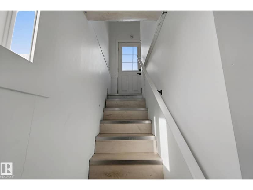 11914 124 ST NW — photo 30 of 40