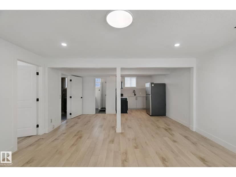 11914 124 ST NW — photo 34 of 40