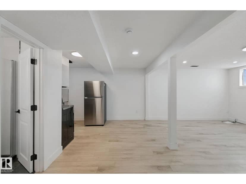 11914 124 ST NW — photo 33 of 40