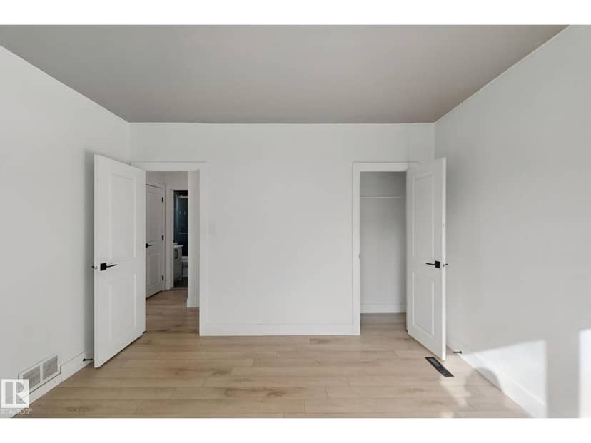11914 124 ST NW — photo 18 of 40