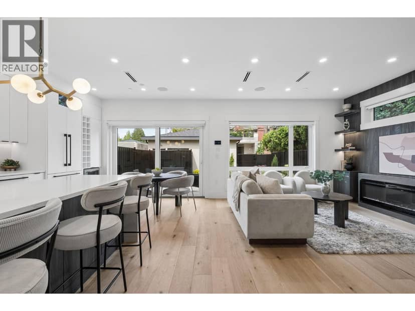 2 4549 W 11TH AVENUE, Vancouver, photo 2
