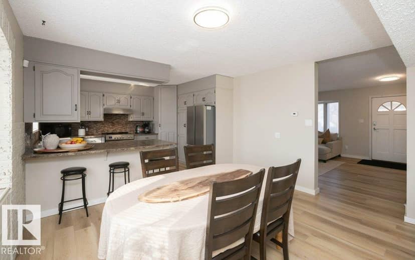 10737 108A AV — photo 20 of 40