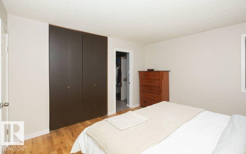 10737 108A AV — photo 38 of 40