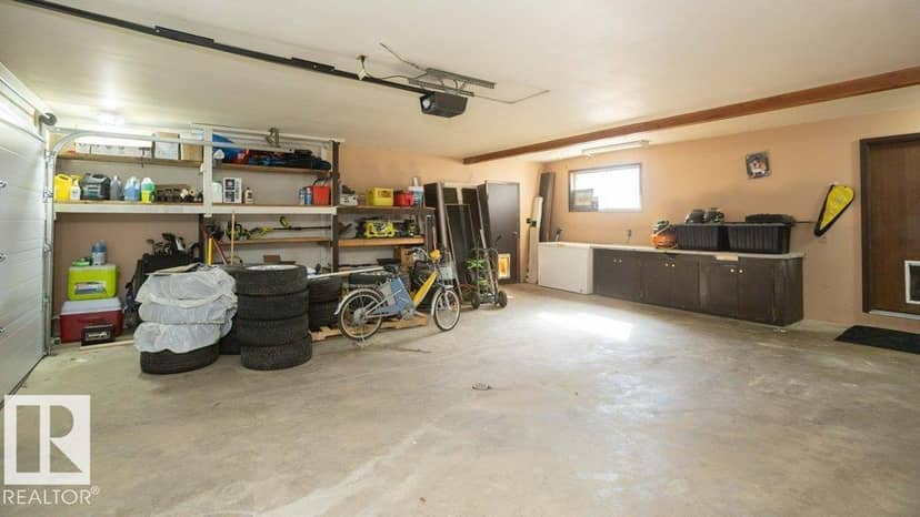 10737 108A AV — photo 33 of 40