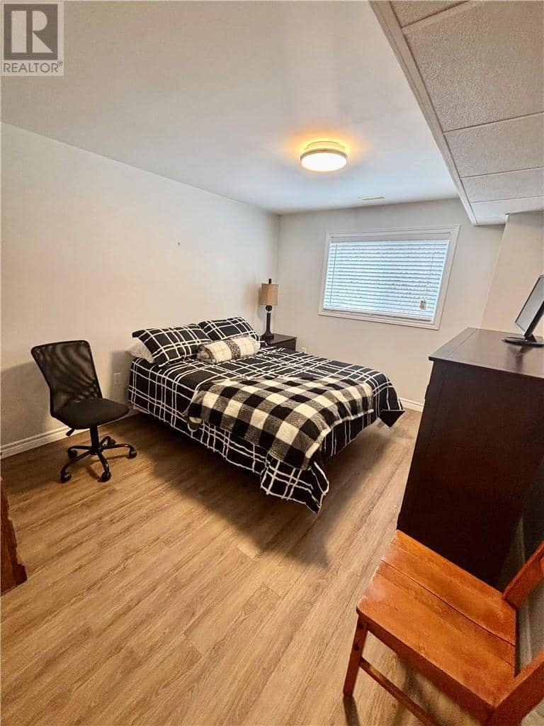32 Timber Ridge Court — photo 19 of 21