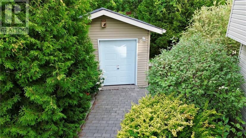 32 Timber Ridge Court — photo 4 of 21