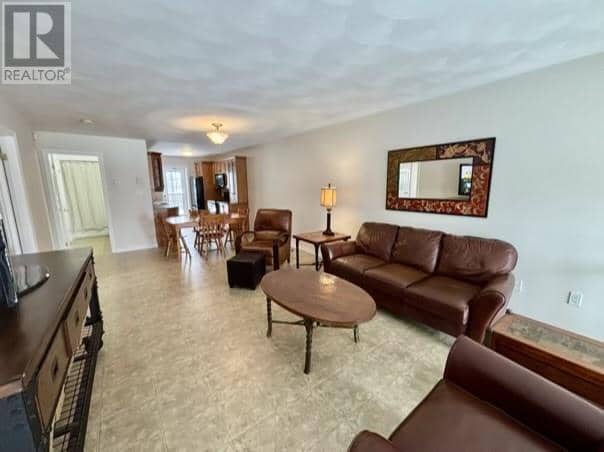 32 Timber Ridge Court — photo 8 of 21