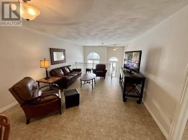 32 Timber Ridge Court — photo 9 of 21