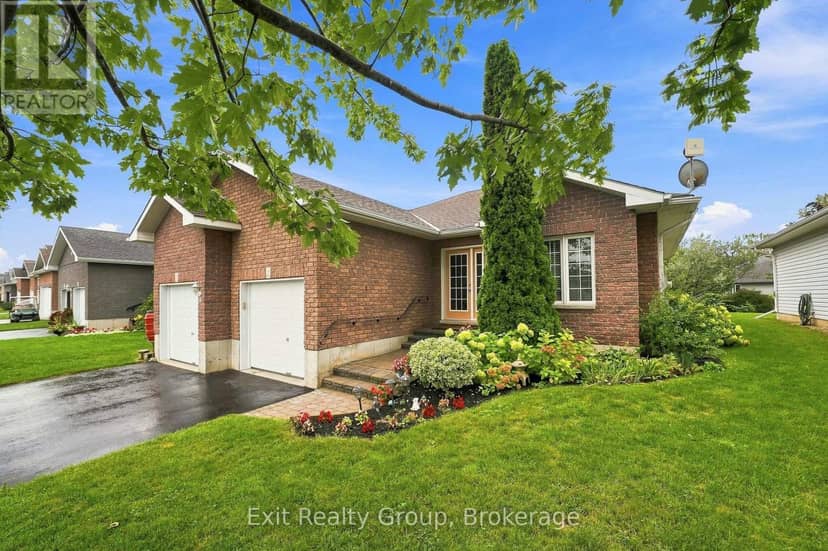 26 Aletha Drive, Prince Edward County, photo 2