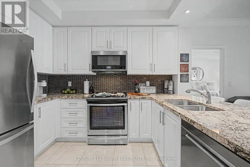 312 - 25 Baker Hill Boulevard — photo 15 of 32
