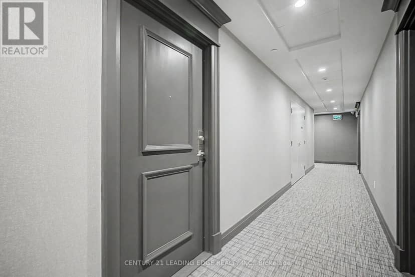 312 - 25 Baker Hill Boulevard — photo 3 of 32