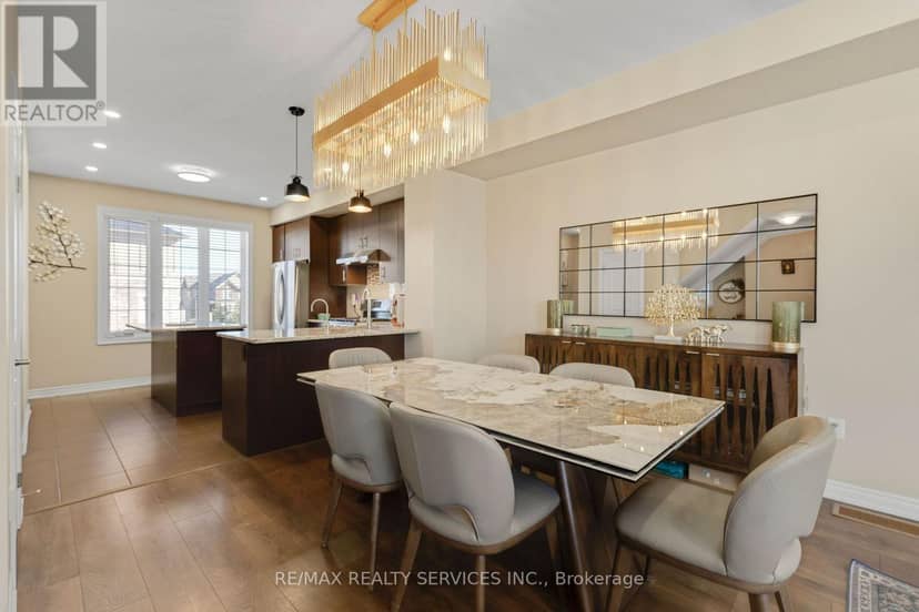 411 Hardwick Common — photo 15 of 40