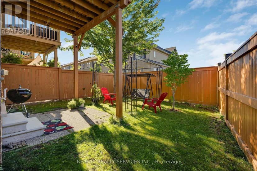411 Hardwick Common — photo 36 of 40