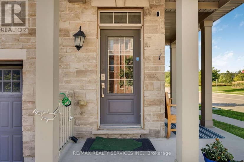 411 Hardwick Common — photo 5 of 40