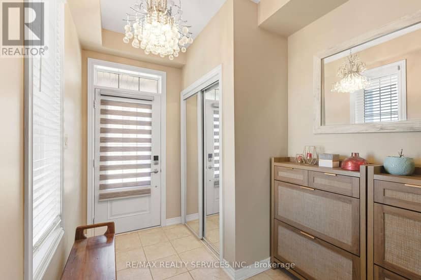 411 Hardwick Common — photo 7 of 40