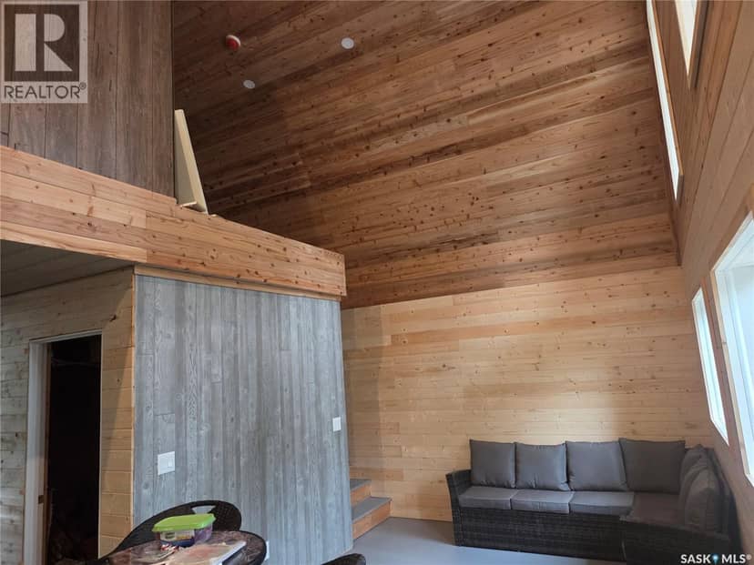 565 Maple AVENUE — photo 10 of 25