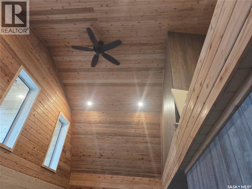 565 Maple AVENUE — photo 20 of 25