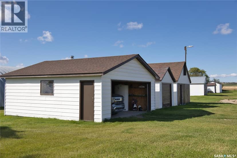 Saskatoon NE Mature Building Site — photo 13 of 40