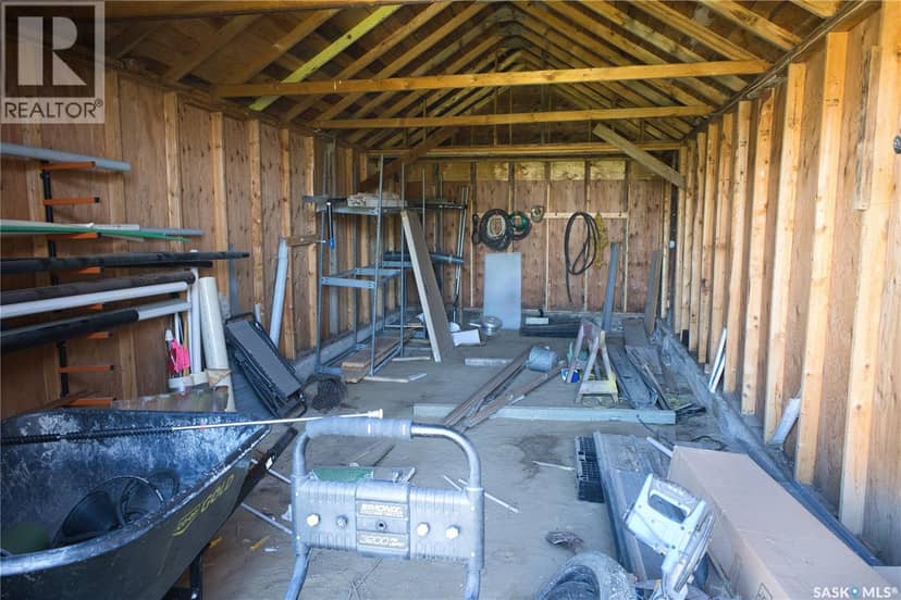 Saskatoon NE Mature Building Site — photo 33 of 40