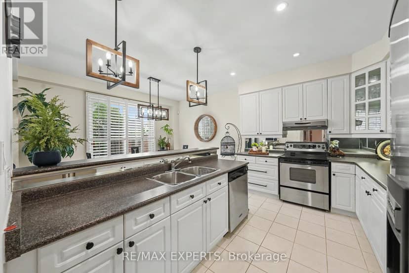 15 Arrowood Crescent — photo 12 of 29