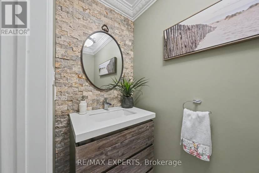 15 Arrowood Crescent — photo 14 of 29