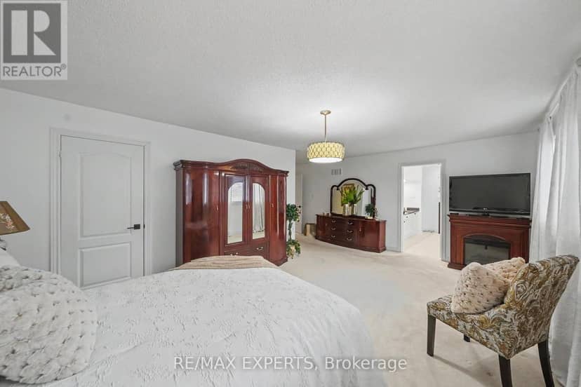 15 Arrowood Crescent — photo 18 of 29