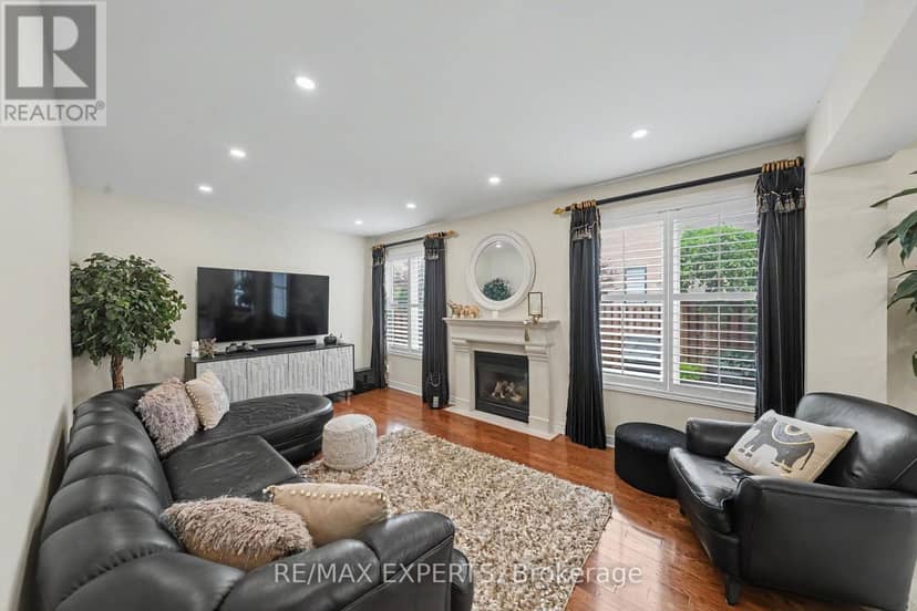 15 Arrowood Crescent — photo 8 of 29