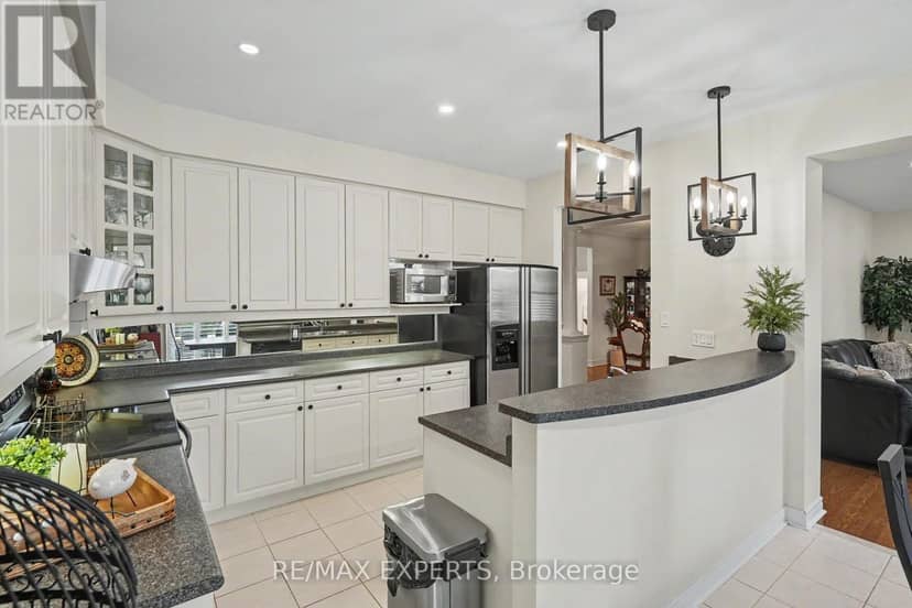 15 Arrowood Crescent — photo 11 of 29