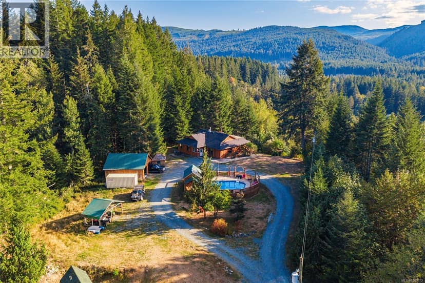 5982 Mayo Rd, Lake Cowichan
