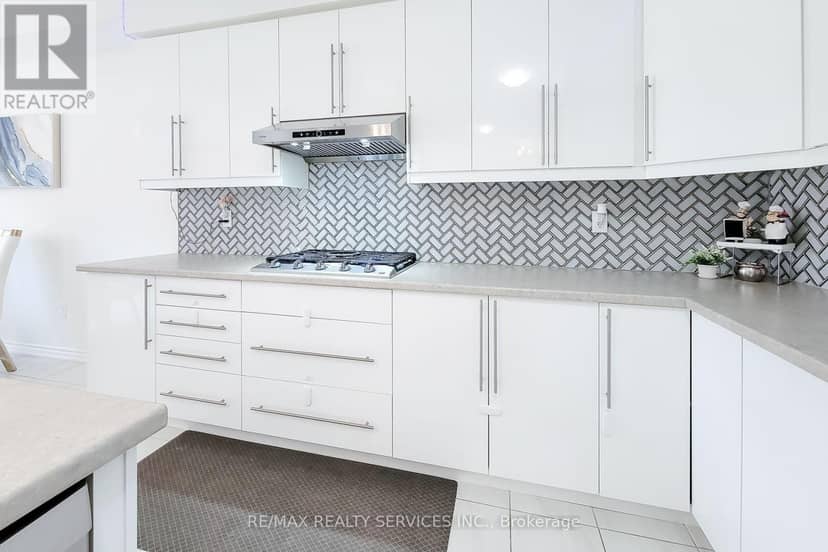 8 Waldron Street — photo 10 of 40