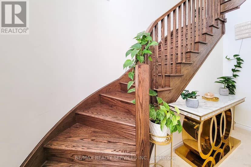 8 Waldron Street — photo 17 of 40
