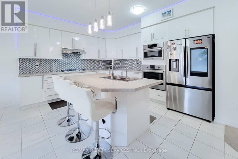 8 Waldron Street — photo 8 of 40