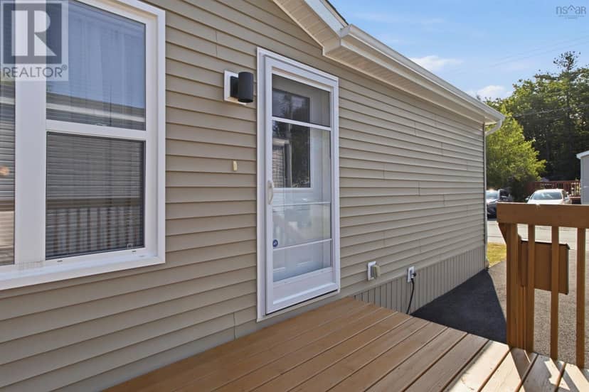 1123 Susan Drive, Beaver Bank, photo 2