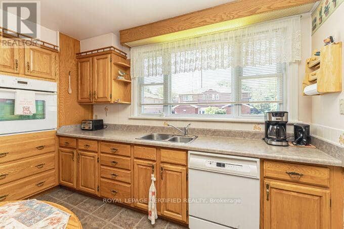 21 Denison Avenue — photo 13 of 40