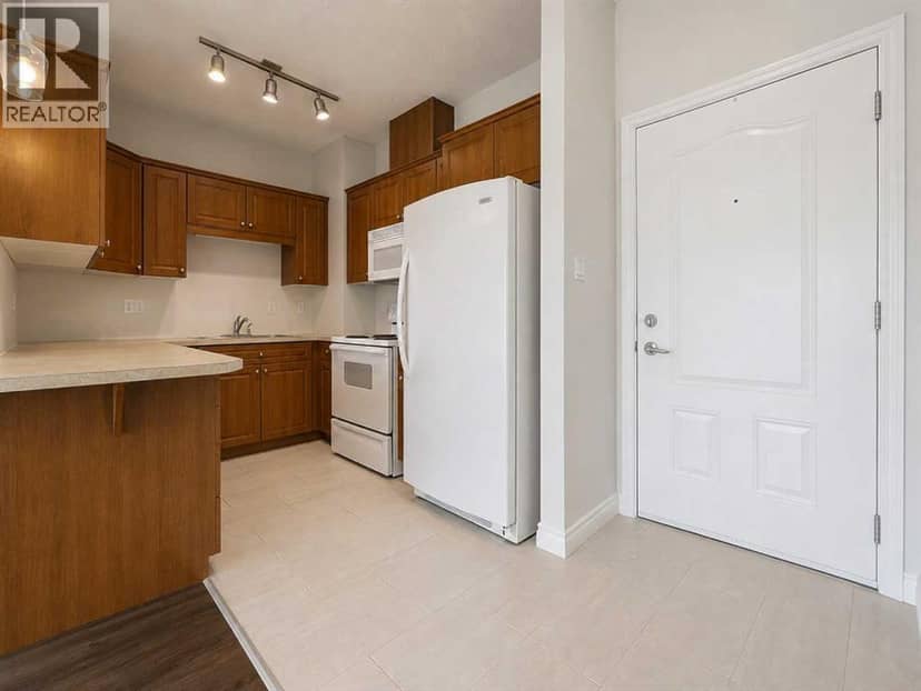 208, 9229 Lakeland Drive, Grande Prairie, photo 2