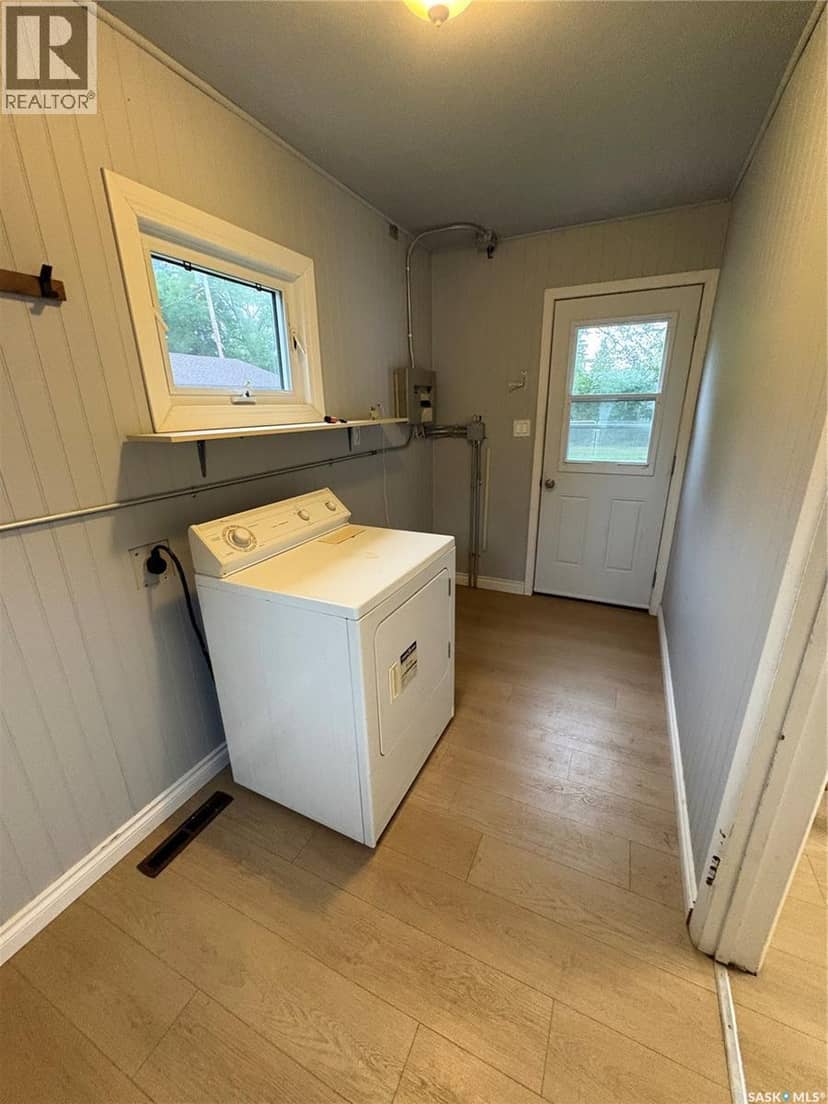 229 2nd STREET NW — photo 9 of 19