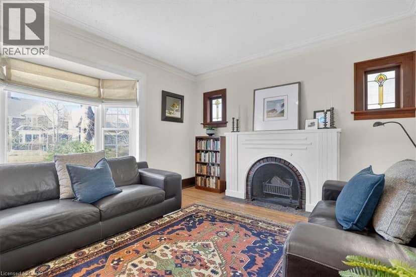 859 QUEEN'S Boulevard — photo 9 of 31