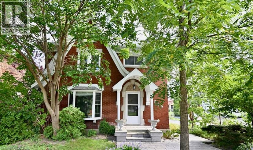 859 QUEEN'S Boulevard — photo 1 of 31