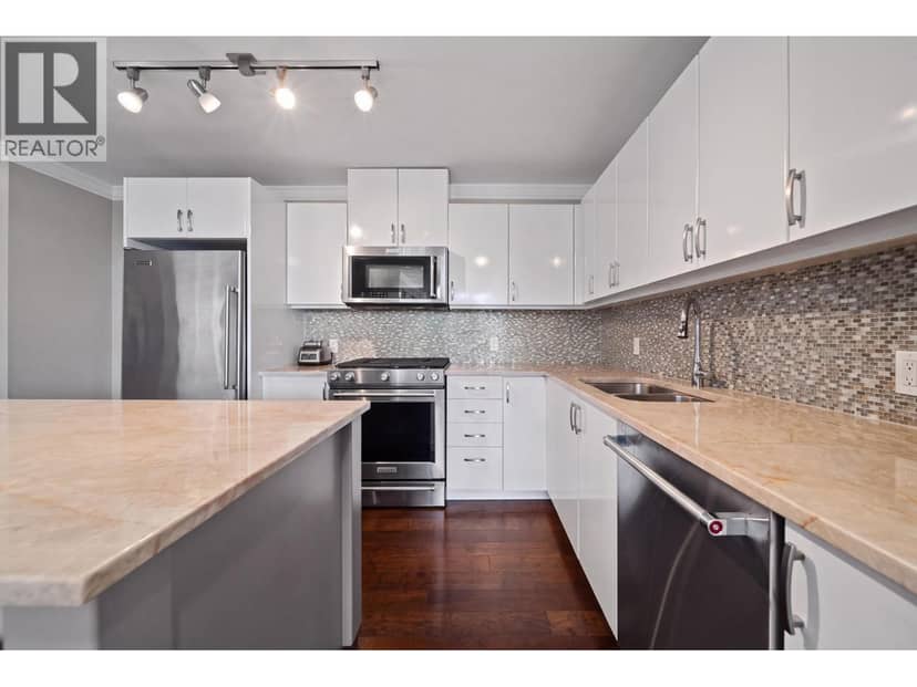 1404 155 W 1ST STREET, North Vancouver, photo 8