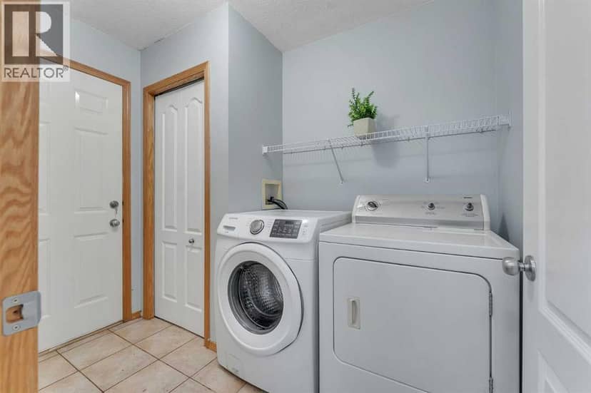 185 West Lakeview Drive — photo 18 of 40