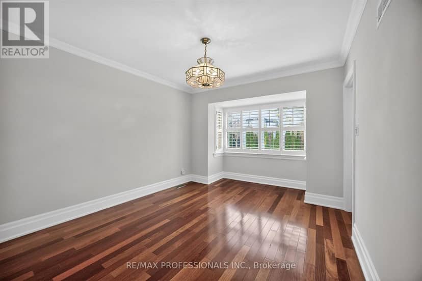 27 Nottingham Drive — photo 11 of 40