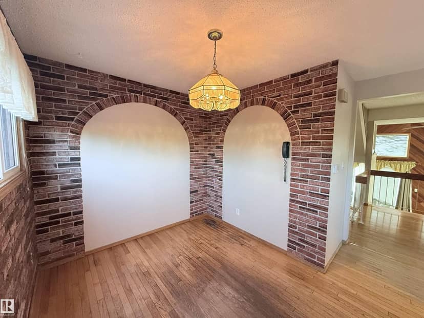 975 Millbourne Rd E NW — photo 21 of 40