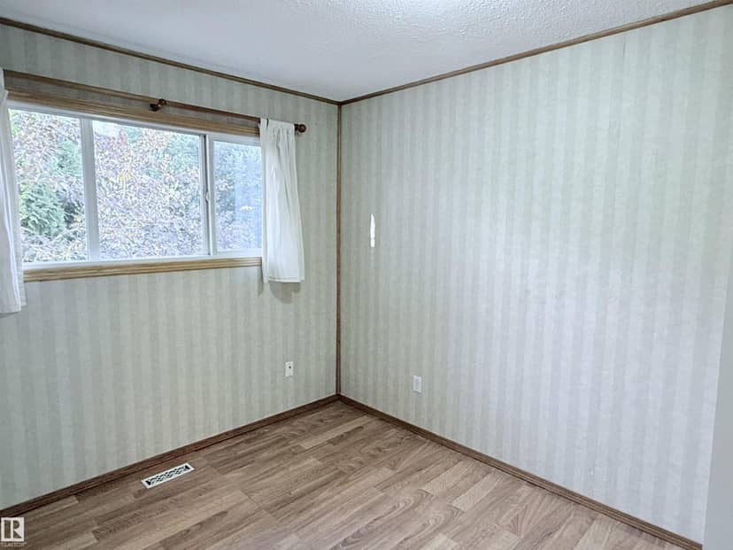 975 Millbourne Rd E NW — photo 39 of 40